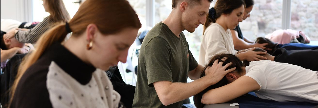 Cefalees primàries i cefalea posttraumàtica. Aproximació al tractament, anàlisi de la funció muscular i programació d’exercici com a intervenció