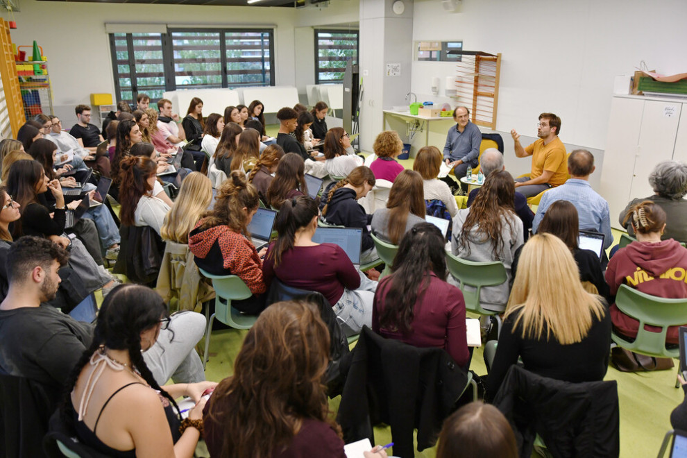 Activitat P de Poesia amb Jaume Coll del festival Tocats de Lletra a UManresa