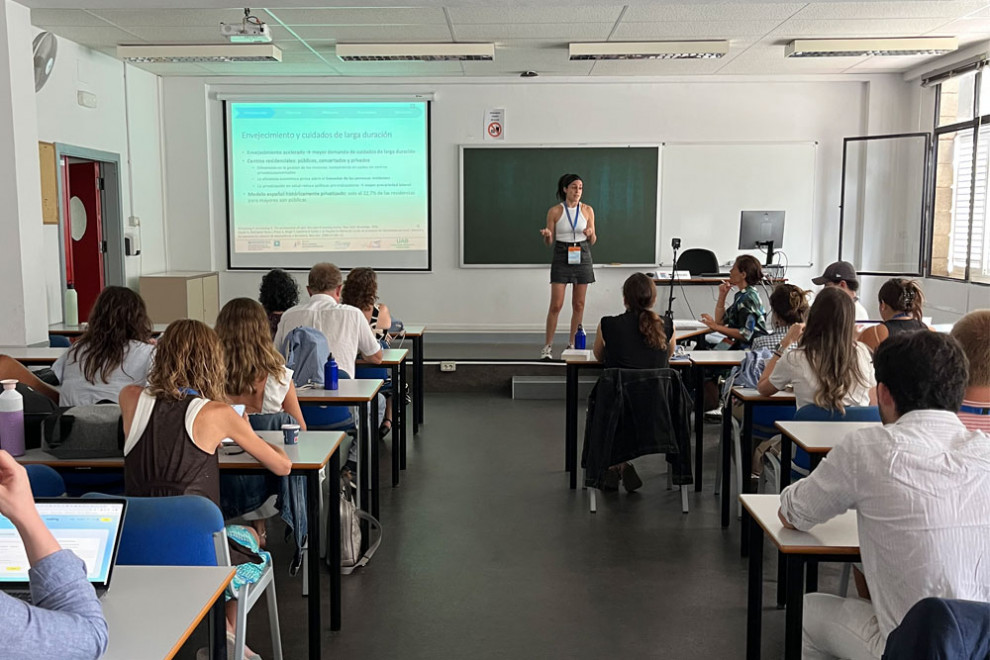 Mireia Campoy durant la seva intervenció a la trobada de la Sociedad Española de Epidemiología