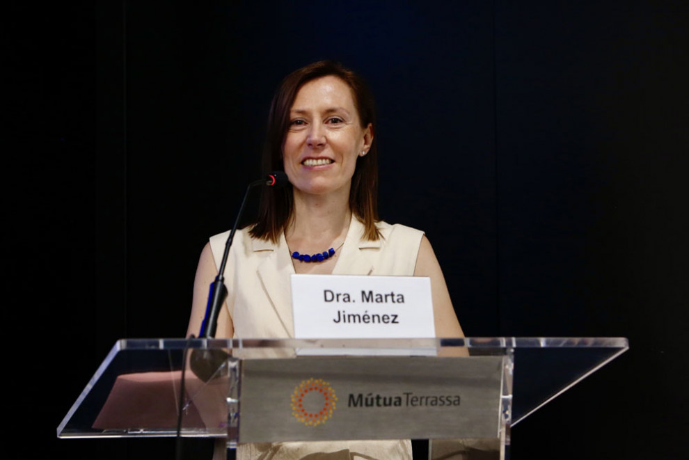 Marta Jíménez Barragan durant la defensa de la seva tesi sobre RVI, embaràs i salut mental