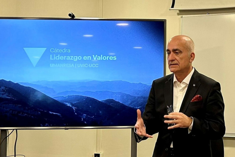 Valentí Martínez Espinosa durant la presentació de la Càtedra de Lideratge en Valors a Xile