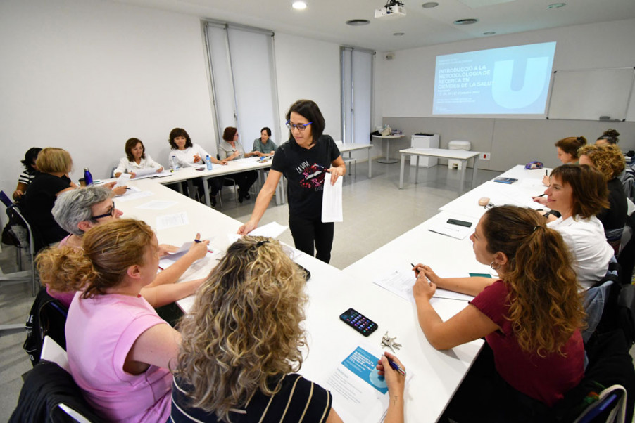Sessió formativa sobre recerca a professionals de Sant Andreu Salut