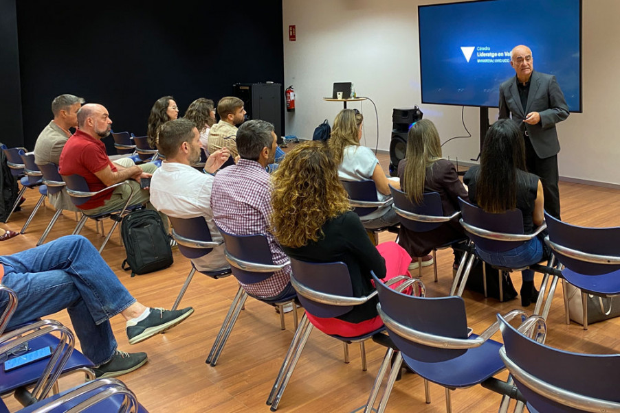 Xerrada de Valentí Martínez sobre lideratge intergeneracional a Reus