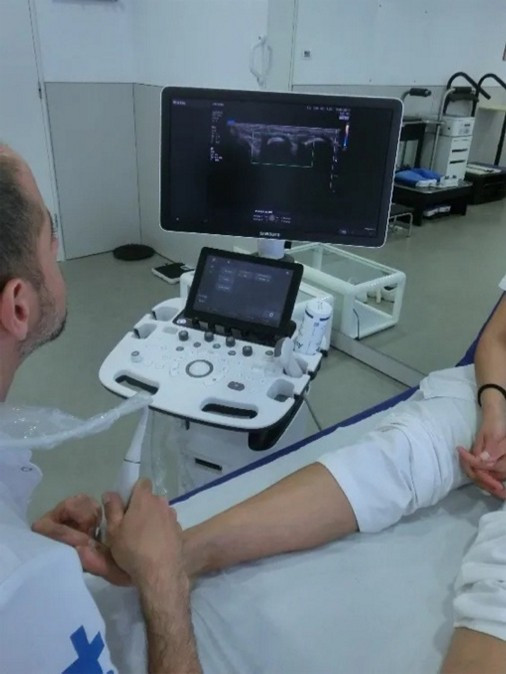 Exploració ecogràfica a la Clínica Universitària d’UManresa