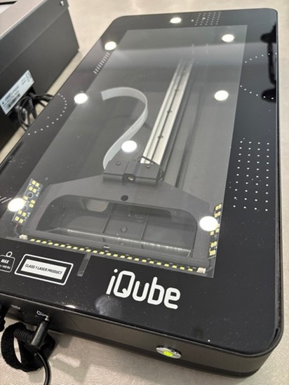 Escàner de plataforma IQube per a l’obtenció́ del motlle digital del peu